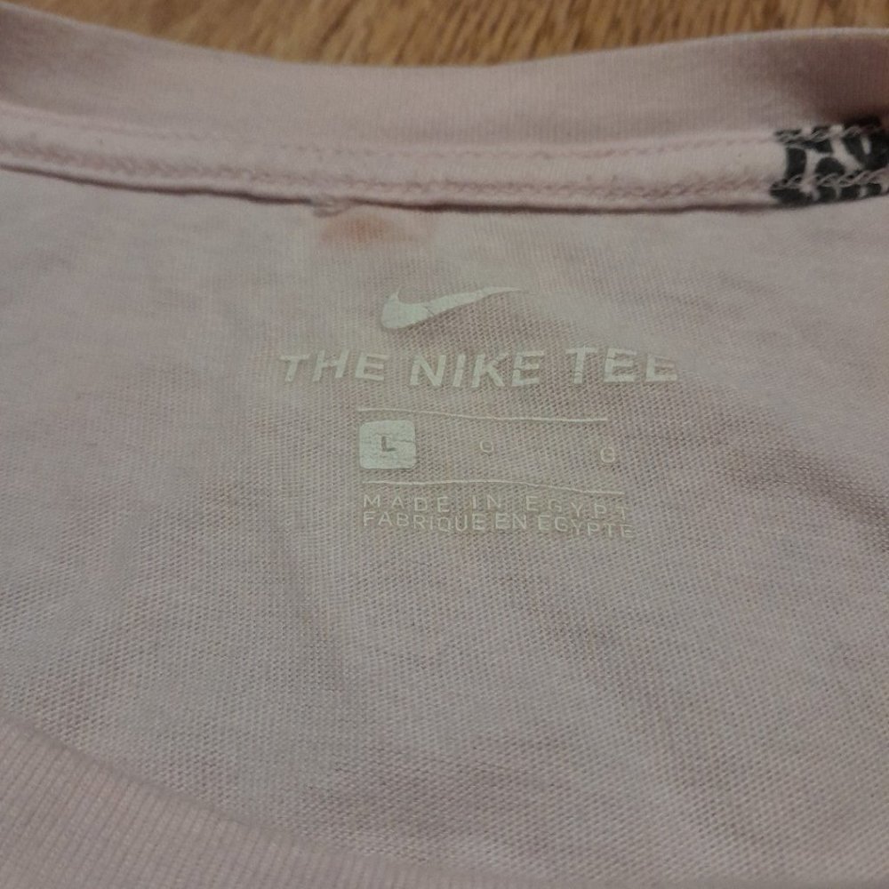 Light pink NIKE TEE - Picture 3 of 3